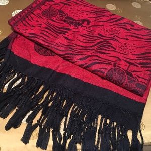 Red and Black Pashima with Tang Dynasty Images